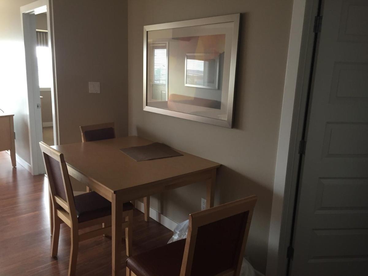 Clearwater Residence Hotel Timberlea Fort Mcmurray Eksteriør billede