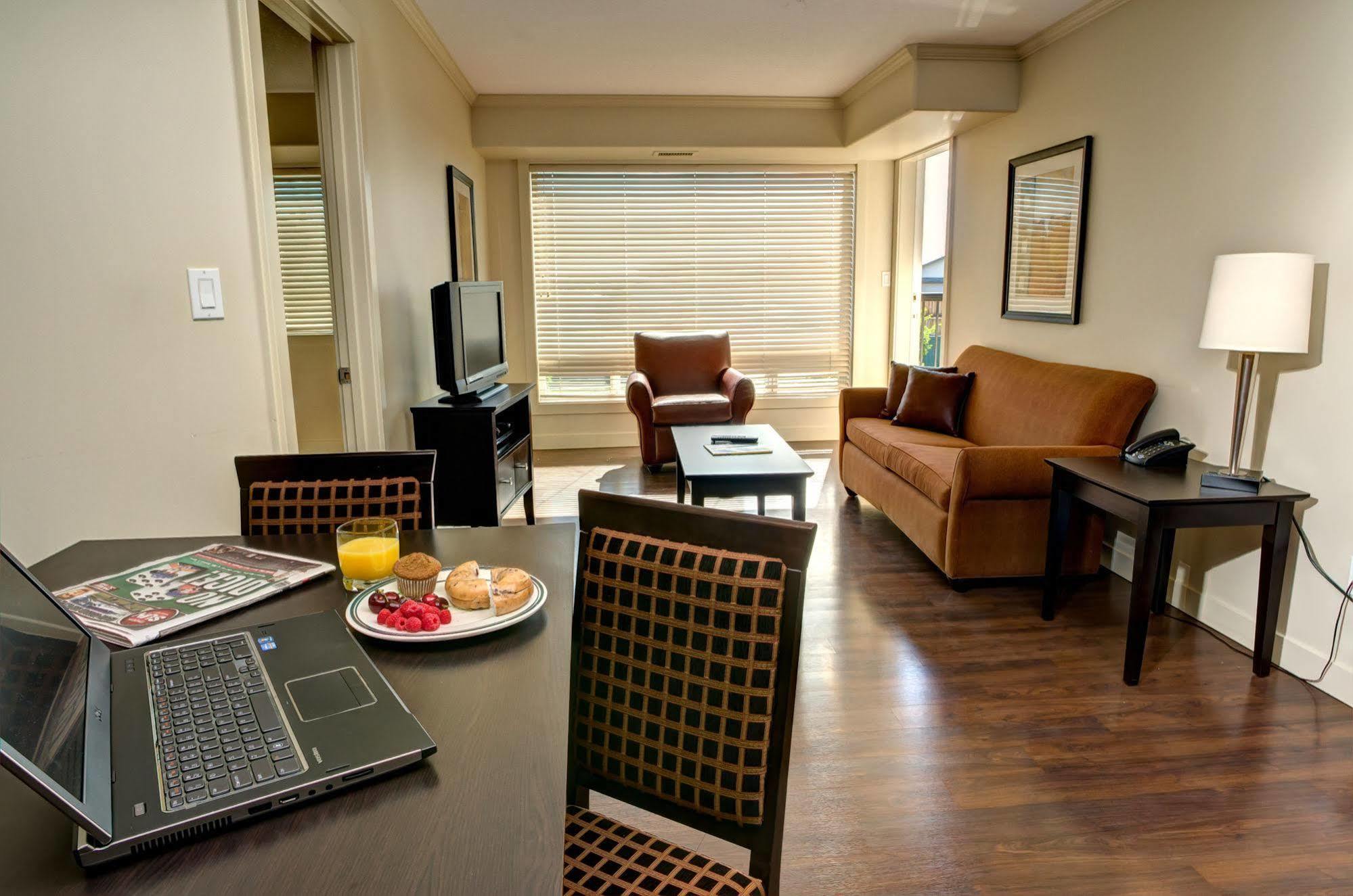 Clearwater Residence Hotel Timberlea Fort Mcmurray Værelse billede